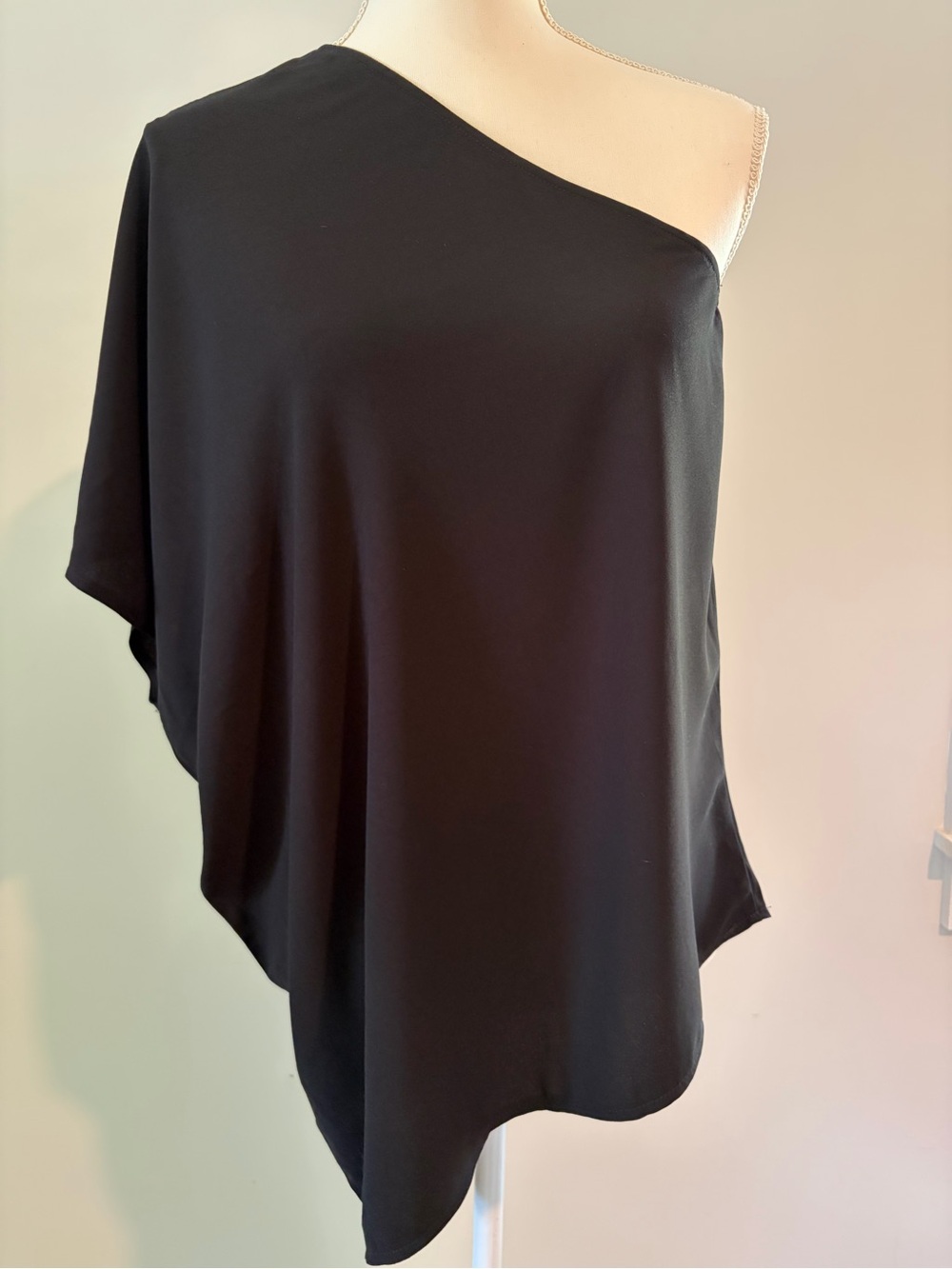 SHEIN One-Shoulder Asymmetric Black Dress